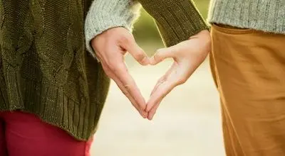 چرا زنان به مردان شبیه برادرشان جذب می‌شوند؟

