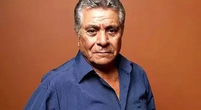 تصویر دیده نشده از  قدیمی بهروز وثوقی در کنار مادرش در روز اول مدرسه + عکس

