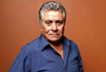 تصویر دیده نشده از  قدیمی بهروز وثوقی در کنار مادرش در روز اول مدرسه + عکس

