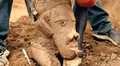 کشف اتفاقی مجسمه‌های ۲۵۰۰ ساله در معدن؛ راز تازه‌ای از تاریخ آفریقا فاش شد + عکس