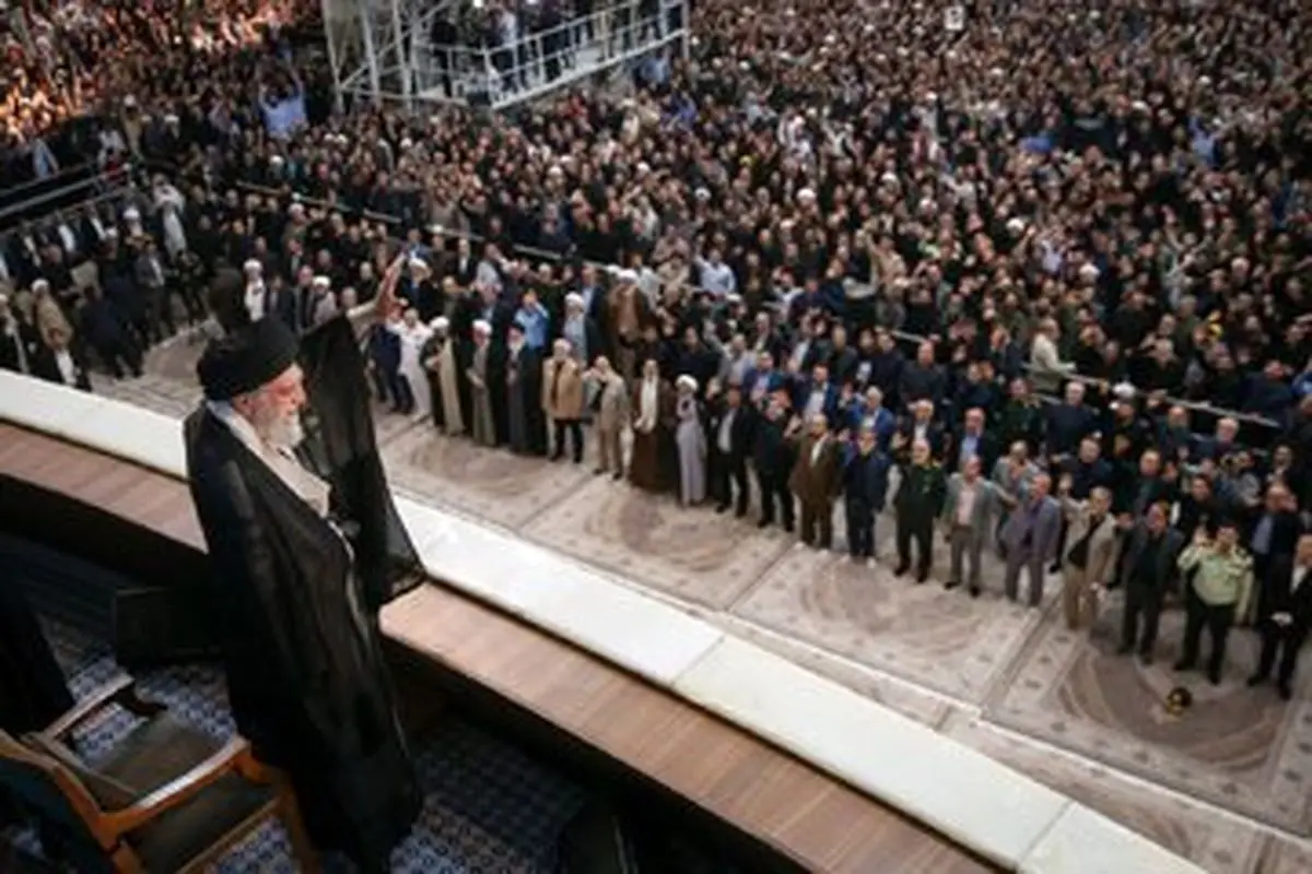 نظامیان خارجی در حرم امام خمینی(ره)+ عکس