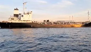 انتشار فیلم توقیف یک کشتی قاچاق سوخت توسط سپاه  +فیلم