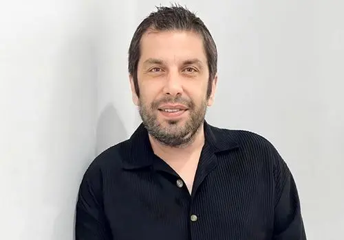 عباس جمشیدی فر عزادار شد
