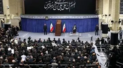 رهبر انقلاب: باید از خدمتگزاران کشور بویژه رئیس جمهور پرکار و پرتلاش حمایت شود


