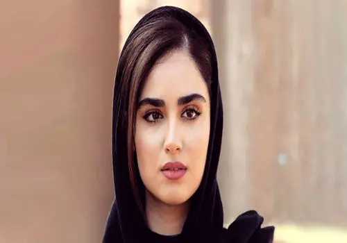 هانیه غلامی و مادر فوق جوانش روی جلد یک مجله