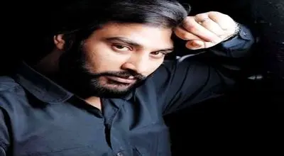 اجرای آهنگ ناصر عبداللهی توسط پسرش در شب یلدا + فیلم