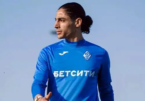 سرمربی قهرمان پرسپولیس برای سه دقیقه سرمربی استقلال شد!

