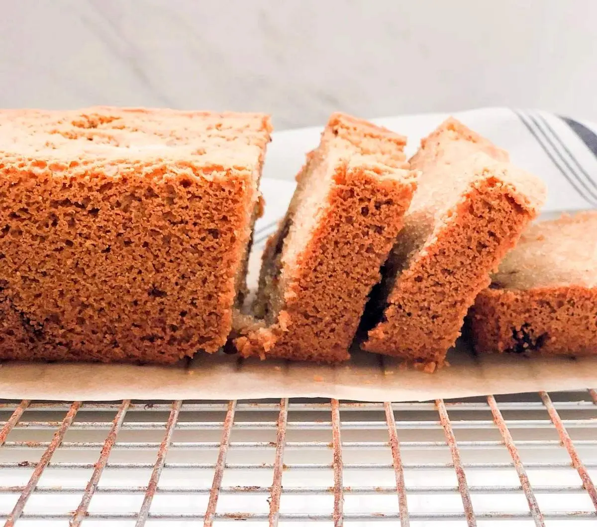 عصرونه امروز: کیک خرما و گردو؛ یک انتخاب بی‌نظیر برای عصرانه دلچسب!