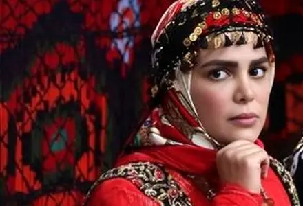 عکس‌های داغِ «نازارِ» سریال نون خ با تیپی ساده و مینیمال