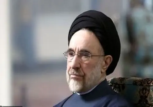 و باز هم صورتی:خاتمی با یک تسبیح صورتی در بیمارستان سورپرایز شد/عکس