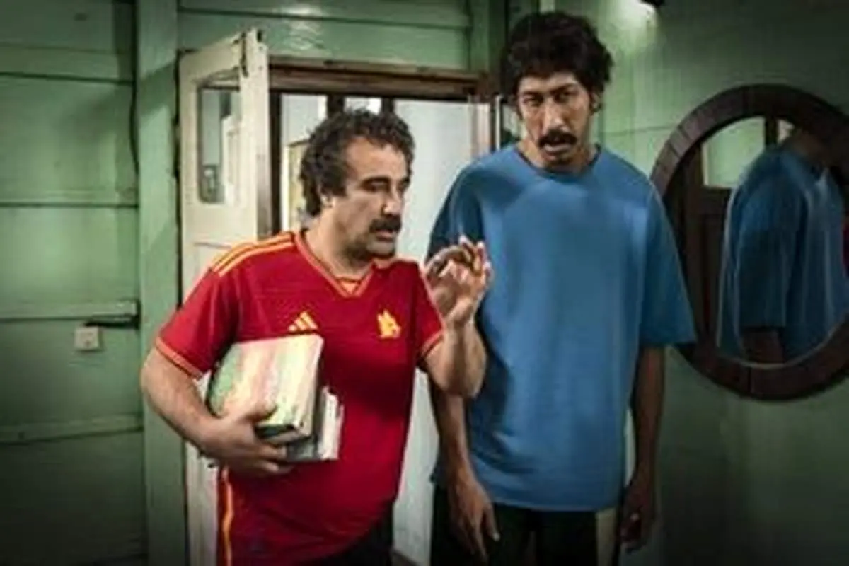 قاب پربازدید از بهرام افشاری، بازیگر سریال پایتخت در کنار علی دایی