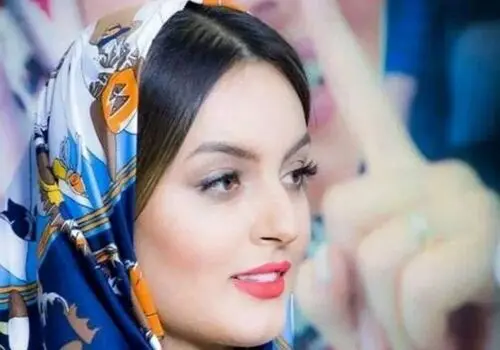 قاب عاشقانه خانم نیلوفر پارسا و همسرش + عکس
