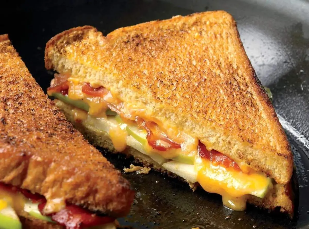 طرز تهیه اسنک مرغ خانگی با نان تست؛ ساده و خوشمزه