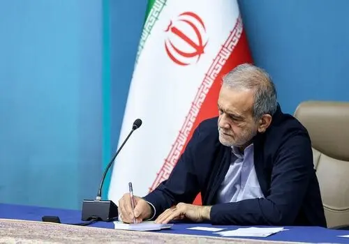 پزشکیان: بچه‌ها باید با مشکلات روبه‌رو شوند/ در جامعه مثل فضای خانواده کسی ناز بچه ها را نمی‌کشد!