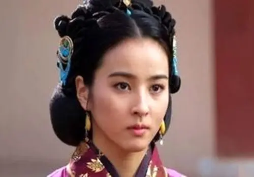 بانو سوسانو روز به روز جذاب‌تر و جوان‌تر می‌شود