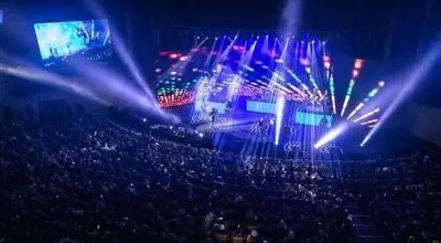 آتش سوزی مرگبار در کنسرت محمد رمضان یک کشته برجای گذاشت+ فیلم 