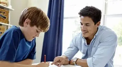 9 راه برای پول درآوردن از روی کاناپه | خانه را ترک نکنید اما حساب‌تان را پر کنید
