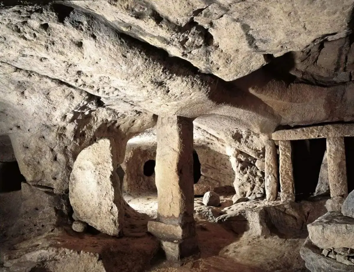 کشف معبد زیرزمینی ۶ هزارساله با خاصیت تقویت صدا + عکس