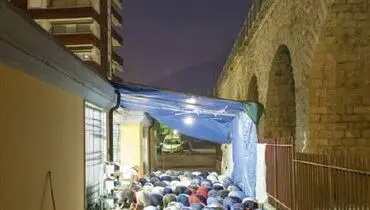 نماز خواندن در کشوری که فقط 2 مسجد دارد +عکس