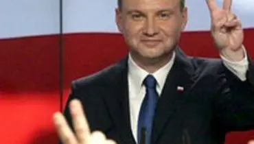 رئیس جمهور جدید لهستان حزبش را ترک کرد