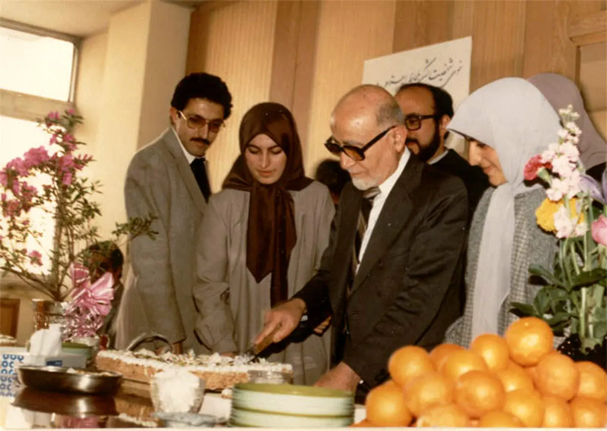 عکس:سیر حجاب در نهضت آزادی!