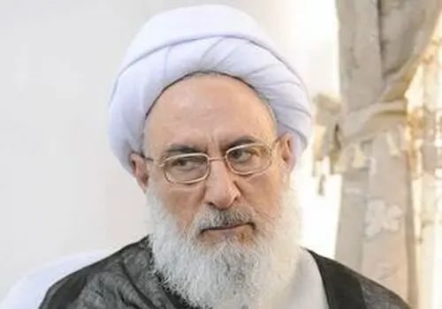 آخرین بوسه پدر بر رخسار پسر+فیلم / لحظه غم انگیز وداع پدر شهید سید محمدعلی آل هاشم 