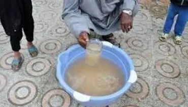 افطار خوزستانی ها با آب شور/عکس