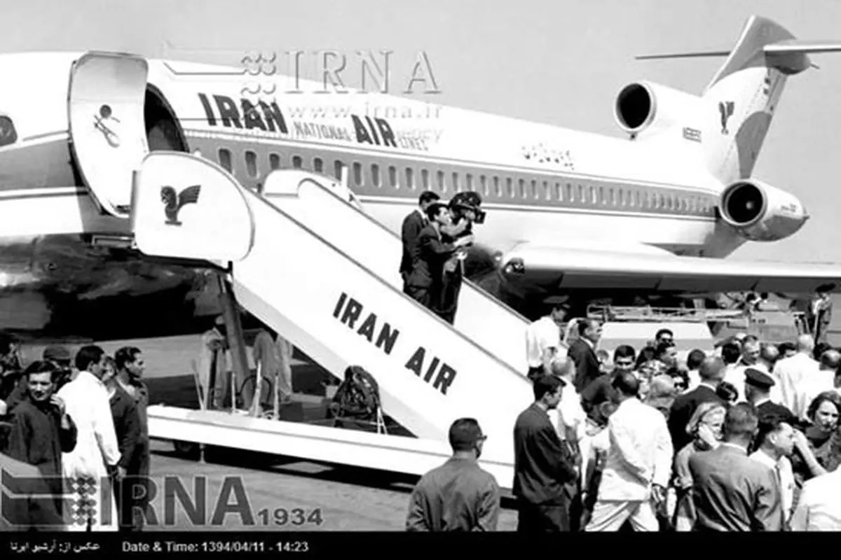 عکس:پرواز اولین هواپیمای جت بوئینگ 727 در آسمان تهران در سال 44