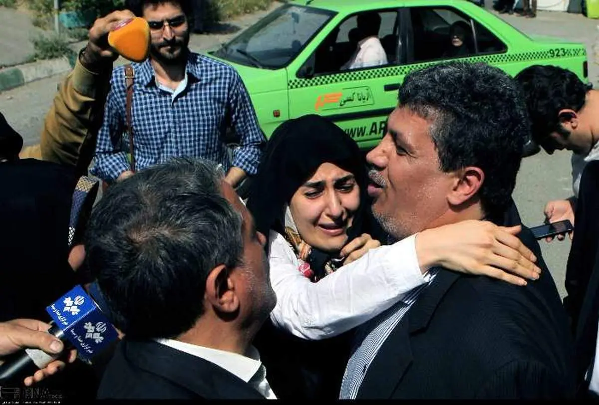 عکس: مهدی هاشمی مقابل زندان اوین