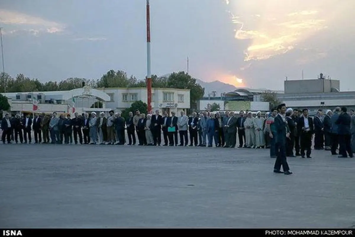عکس: صف منتظران هاشمی رفسنجانی در فرودگاه مشهد