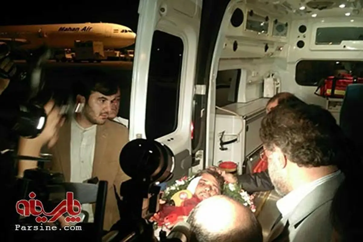 عکس: خبرنگار مجروح سیما در فرودگاه مهرآباد و بیمارستان فارابی
