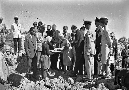 تونل زمان یادگاری ملکه هلند در تهران + عکس