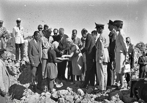 تونل زمان یادگاری ملکه هلند در تهران + عکس