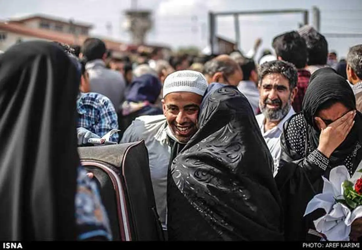 عکس: اشک شوق از بازگشت حاجی