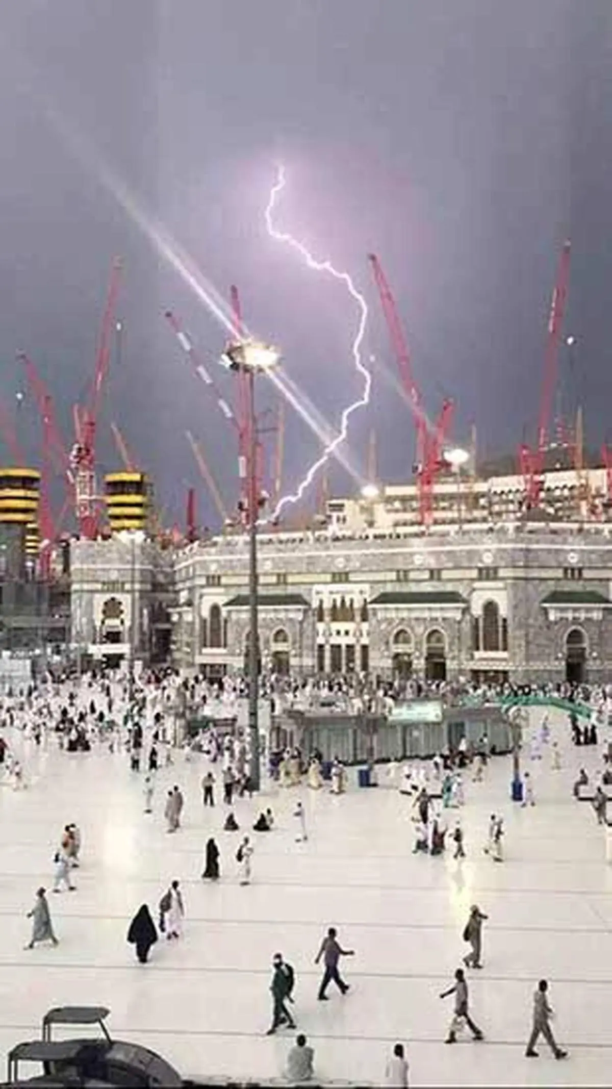 تصاویری از سقوط جرثقیل در مسجدالحرام