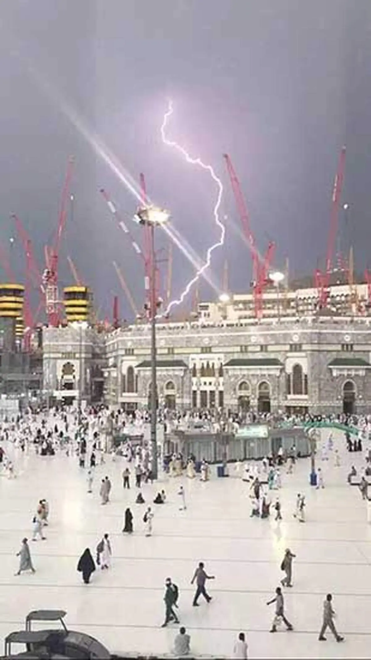 تصاویری از سقوط جرثقیل در مسجدالحرام