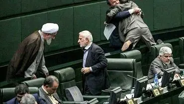 عکس: خوشحالی عجیب دو نماینده مجلس