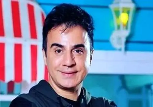 عکس بغض‌آلود مجری مشهور در یک مکان مذهبی