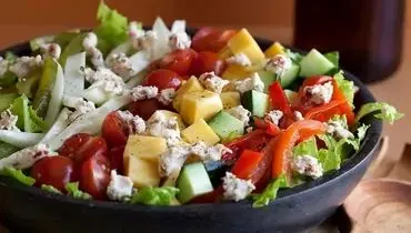 ساده ترین طرز تهیه سالاد یونانی اصل