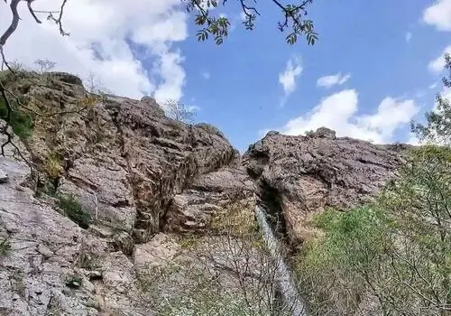 زنی که ناصرالدین شاه از او می‌ترسید که بود؟