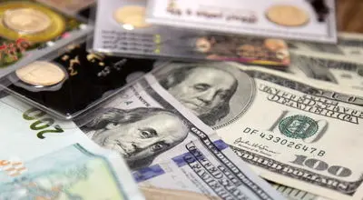 سقوط قیمت طلا و دلار در آخرین ساعات کاری هفته