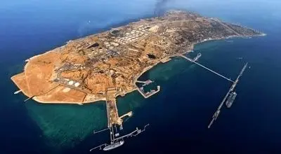  وقوع بیش از ۱۵ انفجار در جزیره خارک در پی حمله جنگنده های آمریکایی