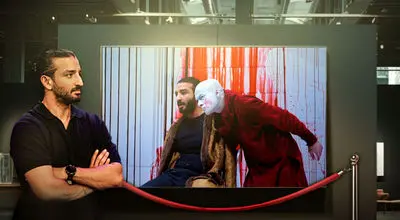 اجرای متفاوت سینا ساعی در «کارناوال» با 800 لیتر خون
