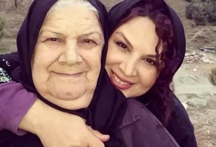 تصویر دردناک شهره سلطانی از سنگ مزار اعضای خانواده‌اش