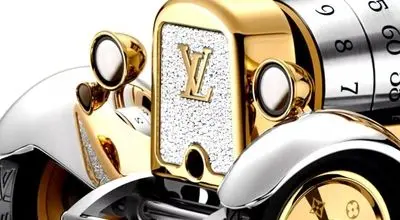 ماشینی که روی میز پارک می شود و از لامبورگینی گرانتر است/عکس