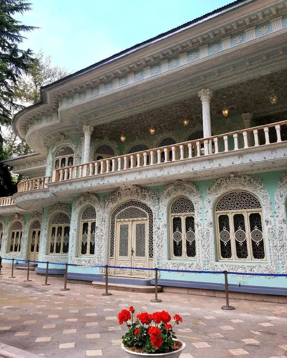 تصاویری از تماشاگه زمان یا خانه حسین خداداد در زعفرانیه