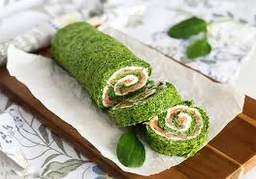رولت اسفناج و پنیر خانگی؛ غذایی سبک با طعمی عالی