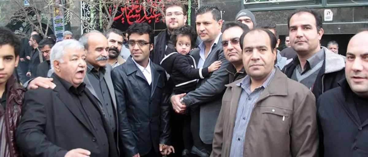 عکس/ علی دایی با دخترش در مراسم عزا