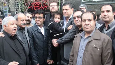 عکس/ علی دایی با دخترش در مراسم عزا