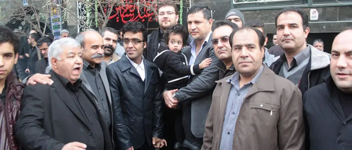 عکس/ علی دایی با دخترش در مراسم عزا